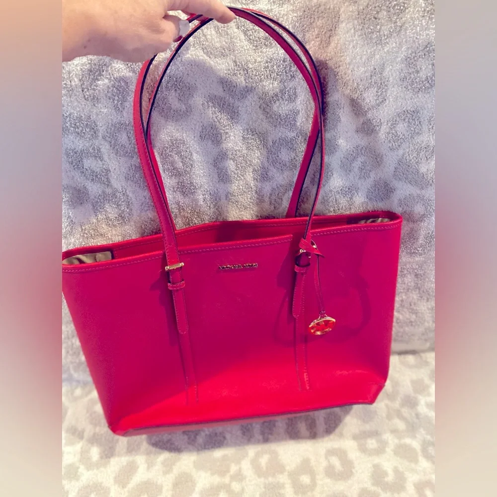 ✨ Michael Kors Hot Pink Large Tote. Like New ✨ - Picture 6 of 6